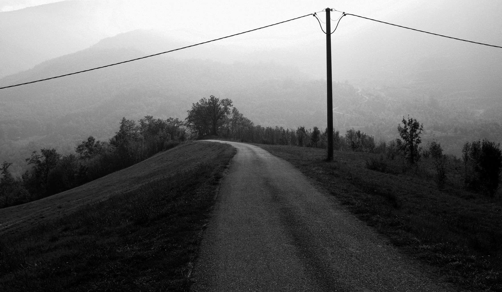 Landscape | 2020-02 | Path, Compiano | giovannipasiniphoto.com