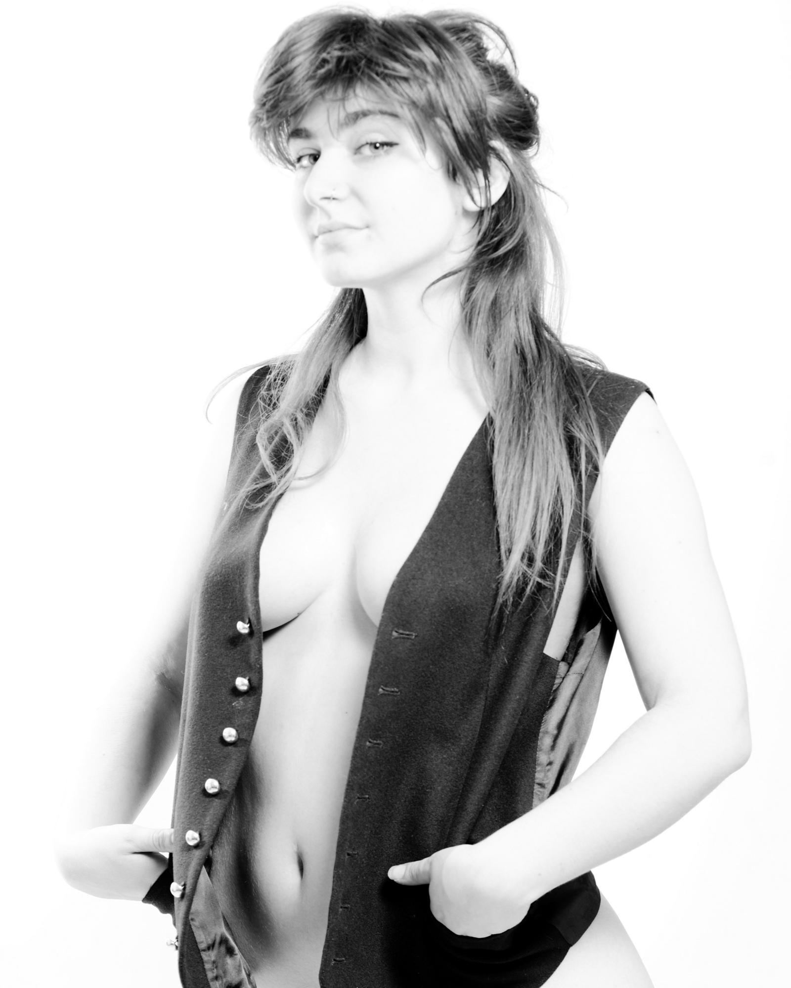 No Nude | 2020-12 | Ironical Teen | giovannipasiniphoto.com