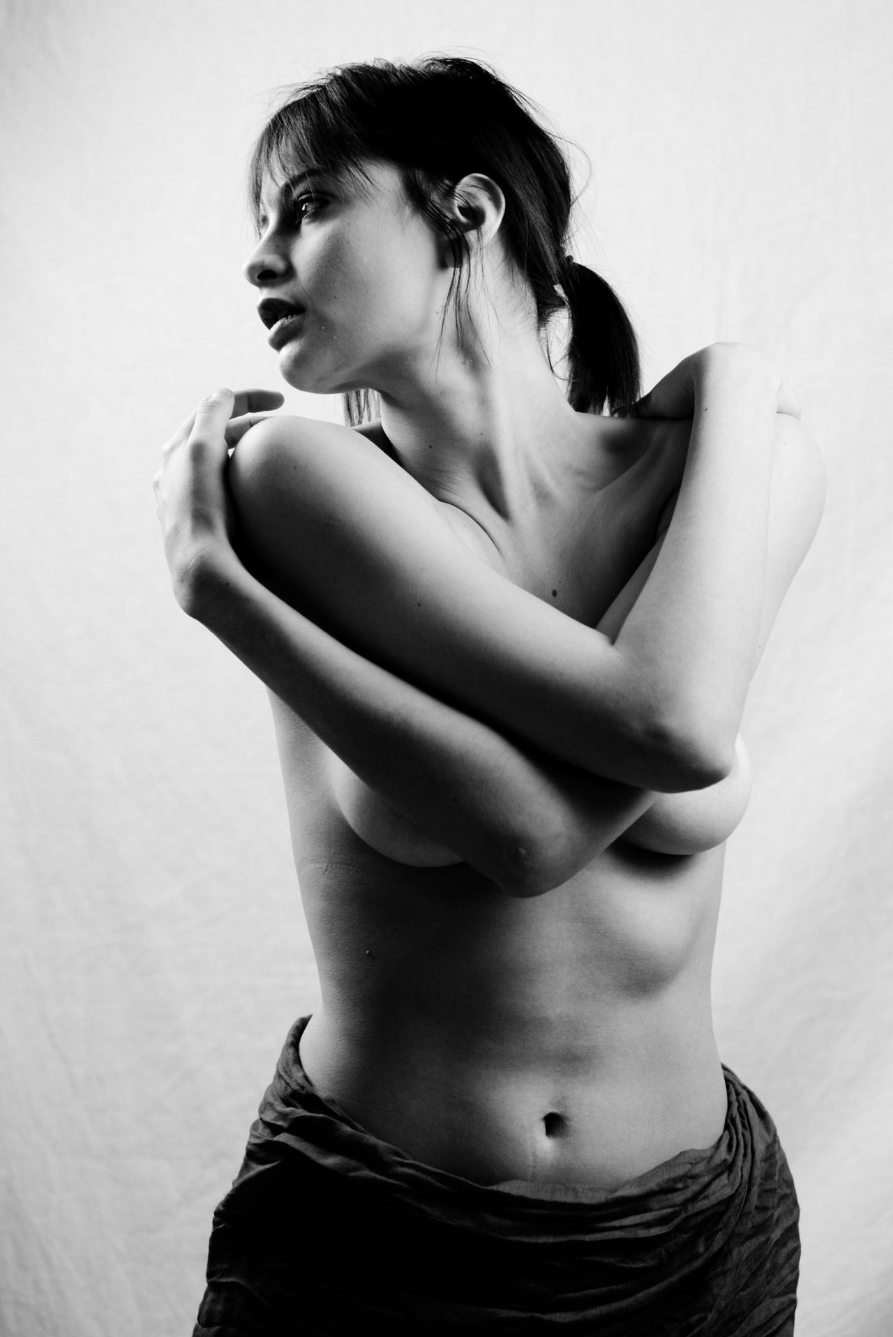 No Nude | 2020-12 | Modesty | giovannipasiniphoto.com