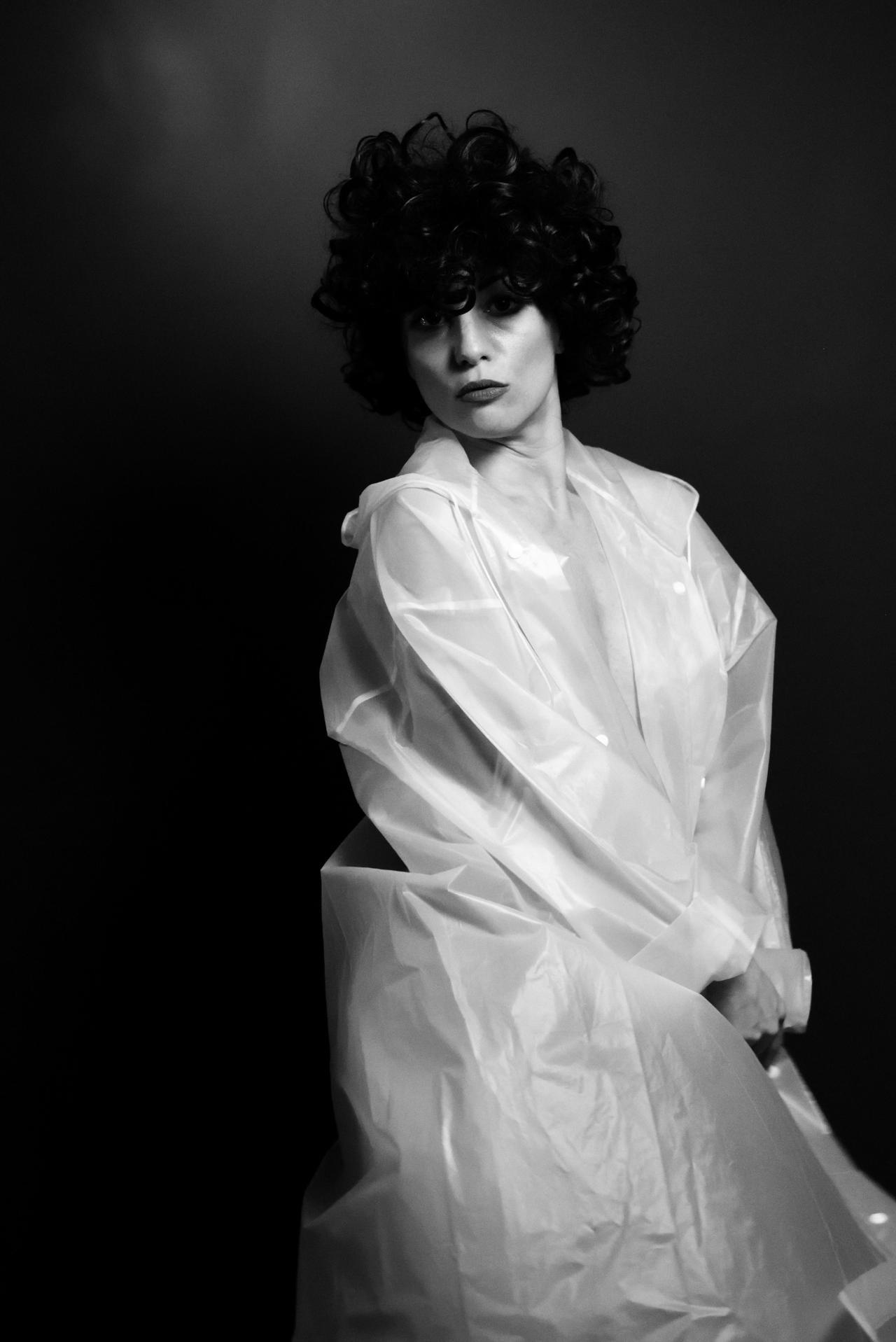 No Nude | 2020-12 | Woman with plastic coat | giovannipasiniphoto.com