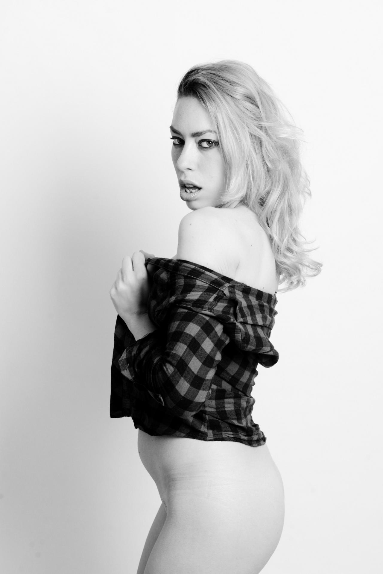 No Nude | 2020-12 | Predatory woman | giovannipasiniphoto.com