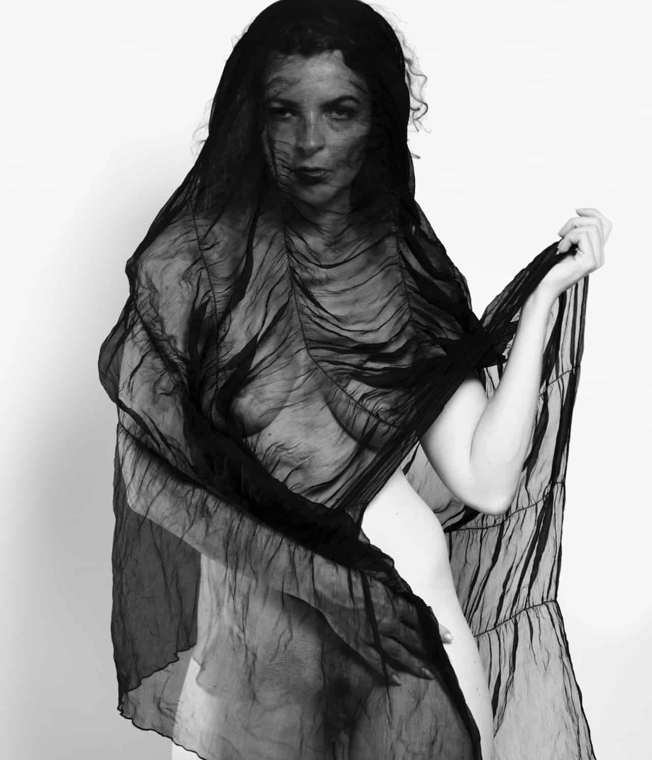 No Nude | 2021-04 | Veiled Woman | giovannipasiniphoto.com