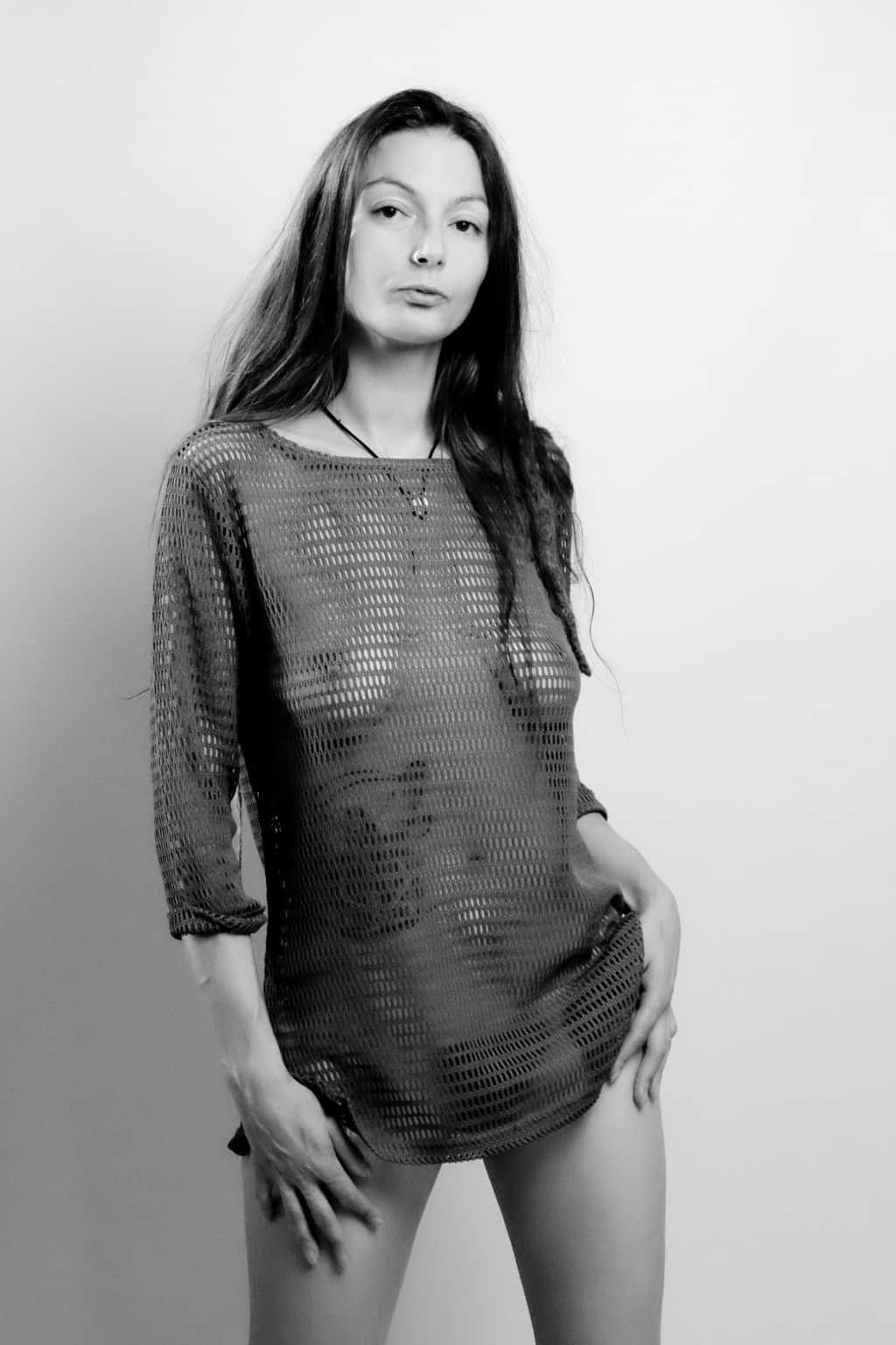 No Nude | 2021-04 | Woman in net dress | giovannipasiniphoto.com