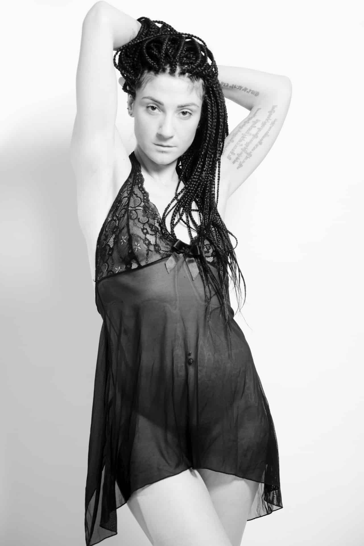 No Nude | 2021-04 | Woman with pigtails | giovannipasiniphoto.com