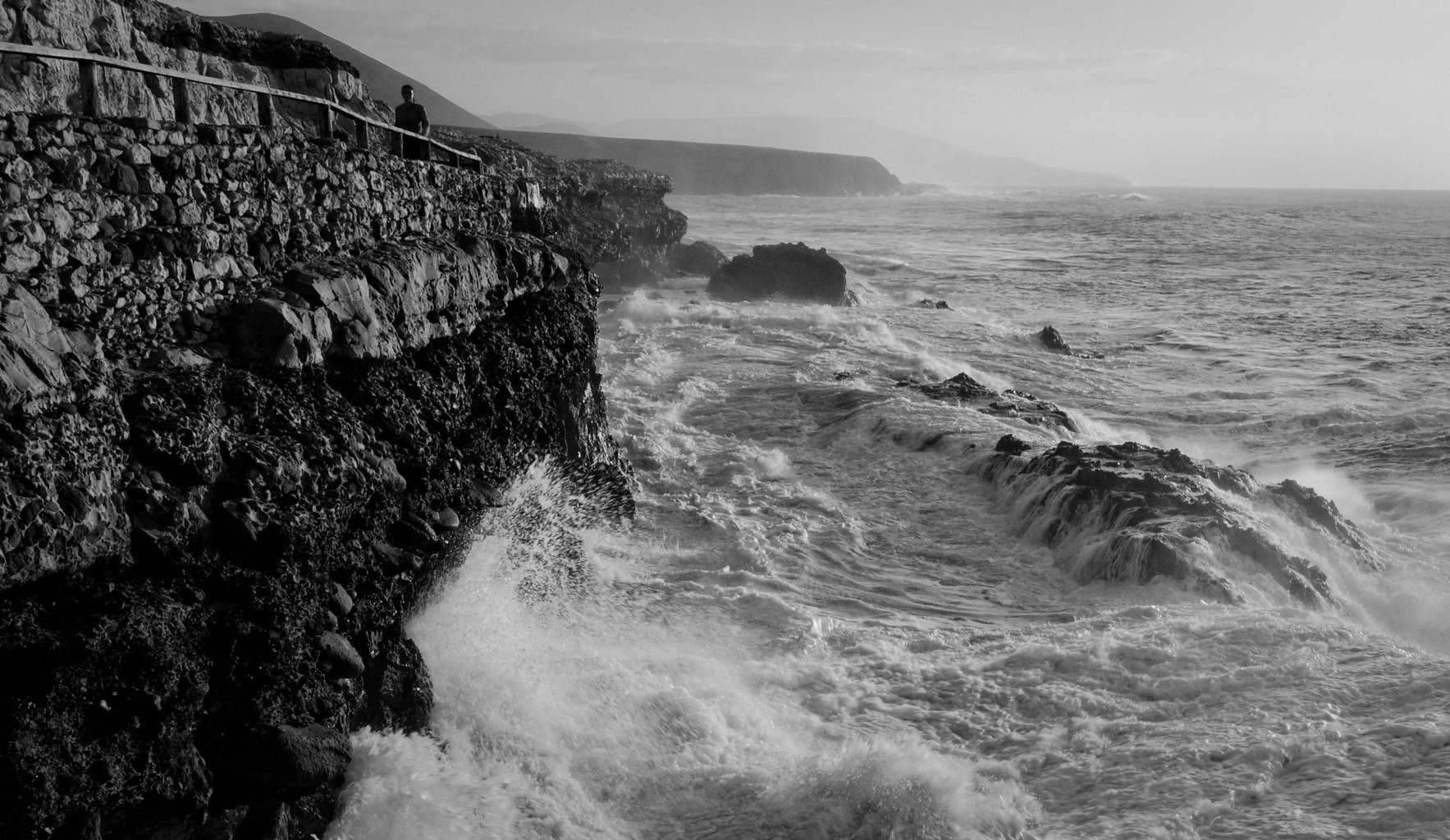 landscape | 2021-01 | Ocean waves (Gran Canaria). | giovannipasiniphoto.com