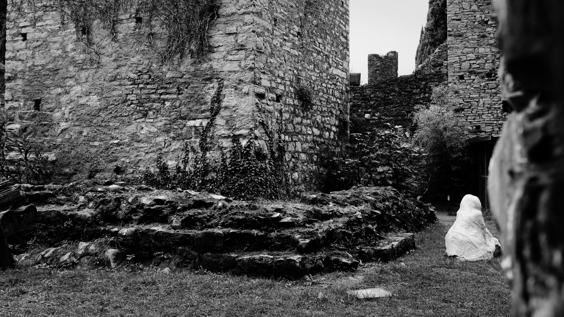 andscape | 2021-01 | Ruins (Vezio) | giovannipasiniphoto.com